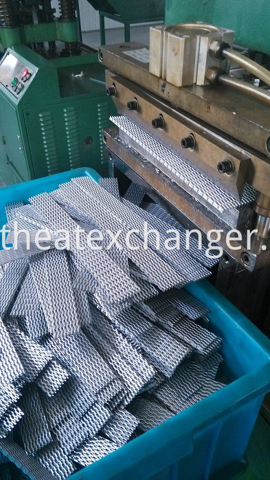 Fin Machine Producing Offset Fins